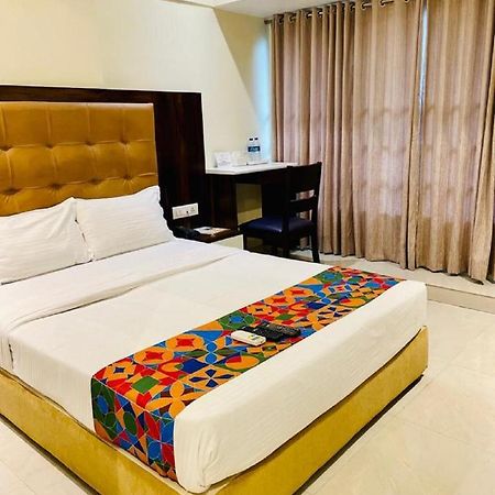 Hotel Embassy Park - Bkc Bombay Eksteriør billede