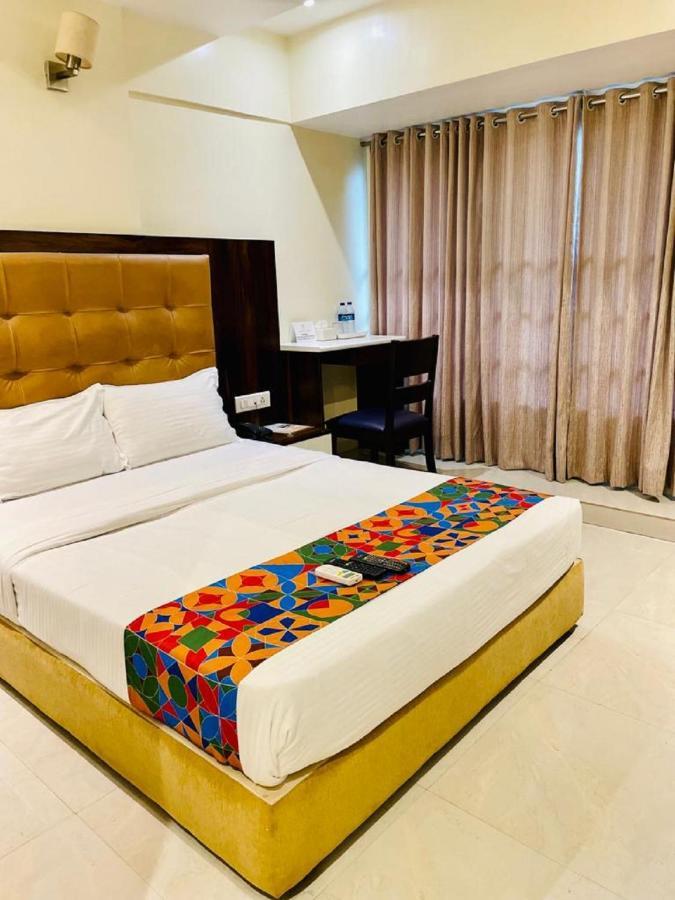 Hotel Embassy Park - Bkc Bombay Eksteriør billede