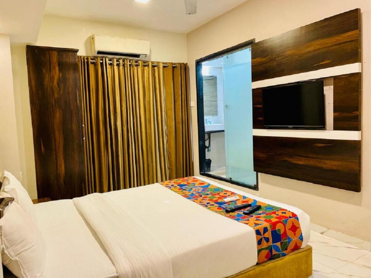 Hotel Embassy Park - Bkc Bombay Eksteriør billede