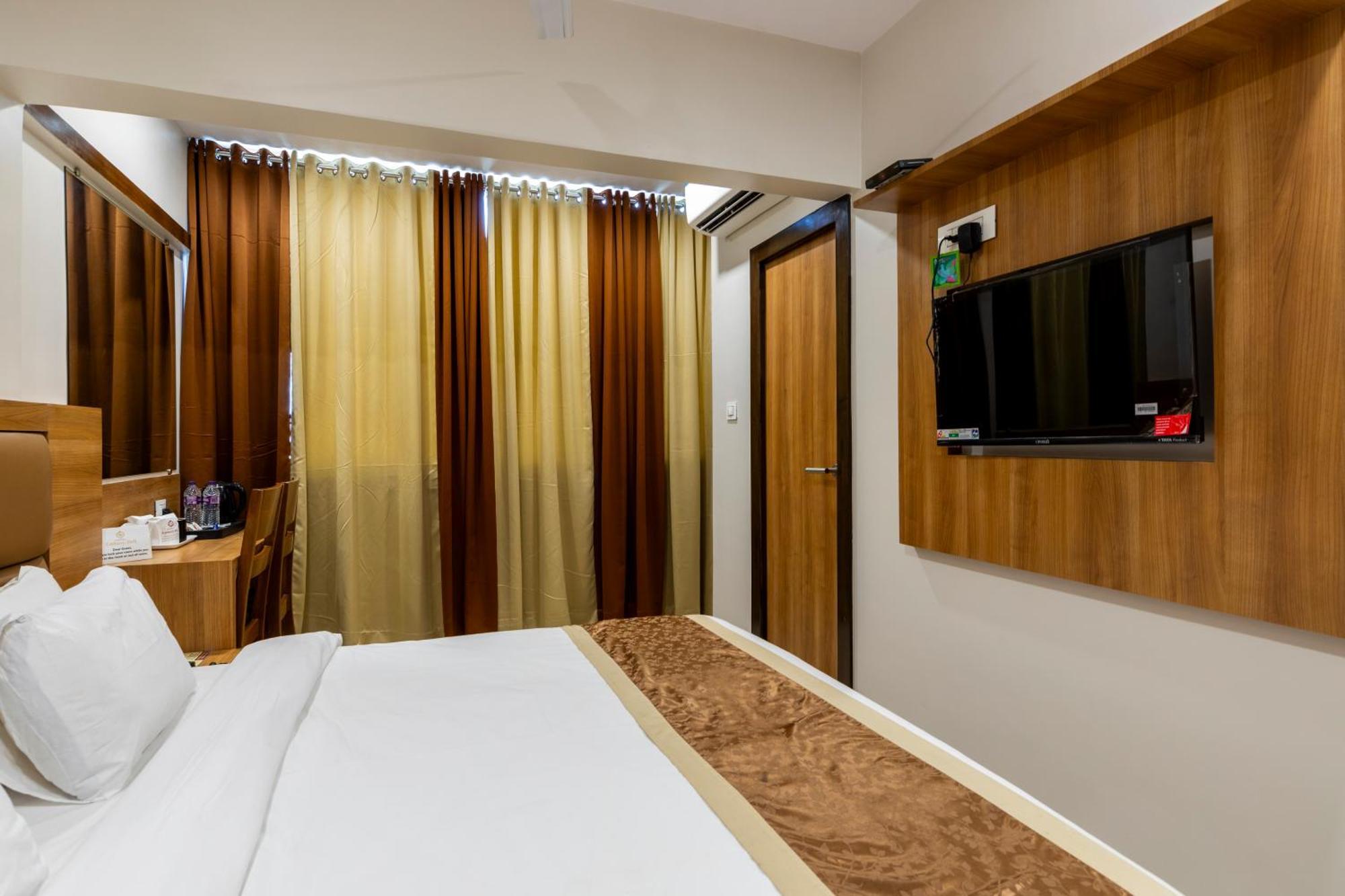 Hotel Embassy Park - Bkc Bombay Eksteriør billede