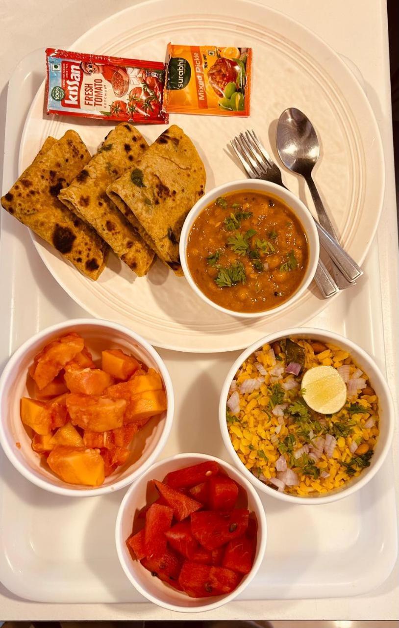 Hotel Embassy Park - Bkc Bombay Eksteriør billede